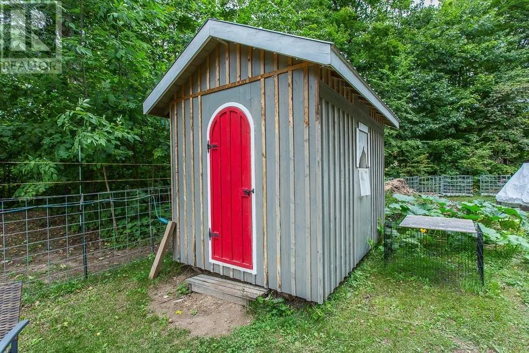 108 McQueen RD