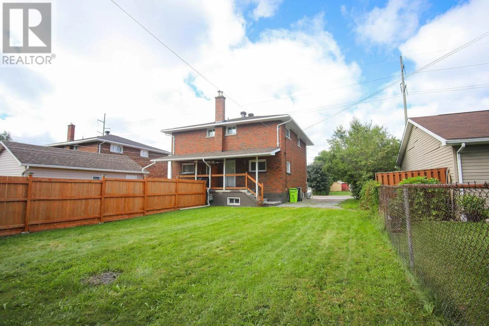 382 Farwell TER
