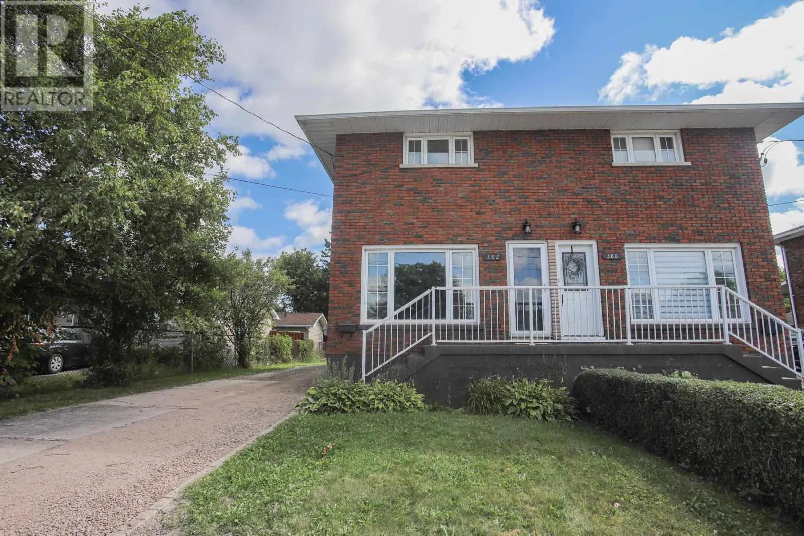 382 Farwell TER