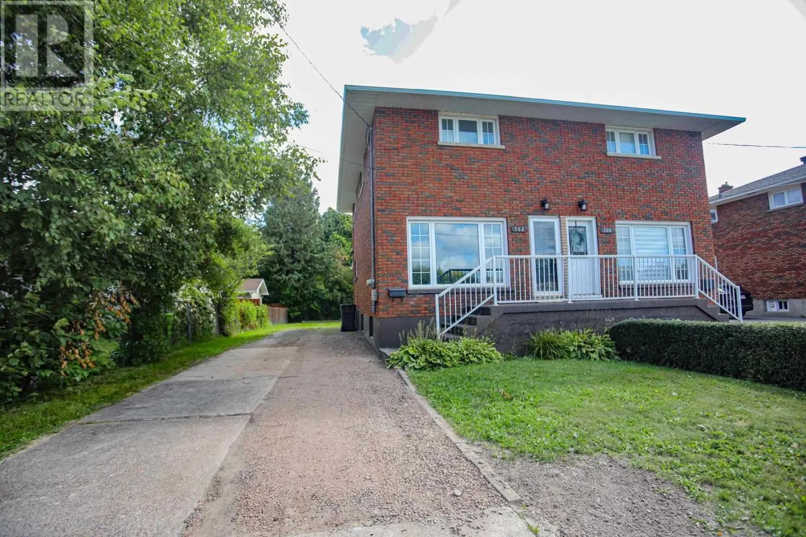382 Farwell TER