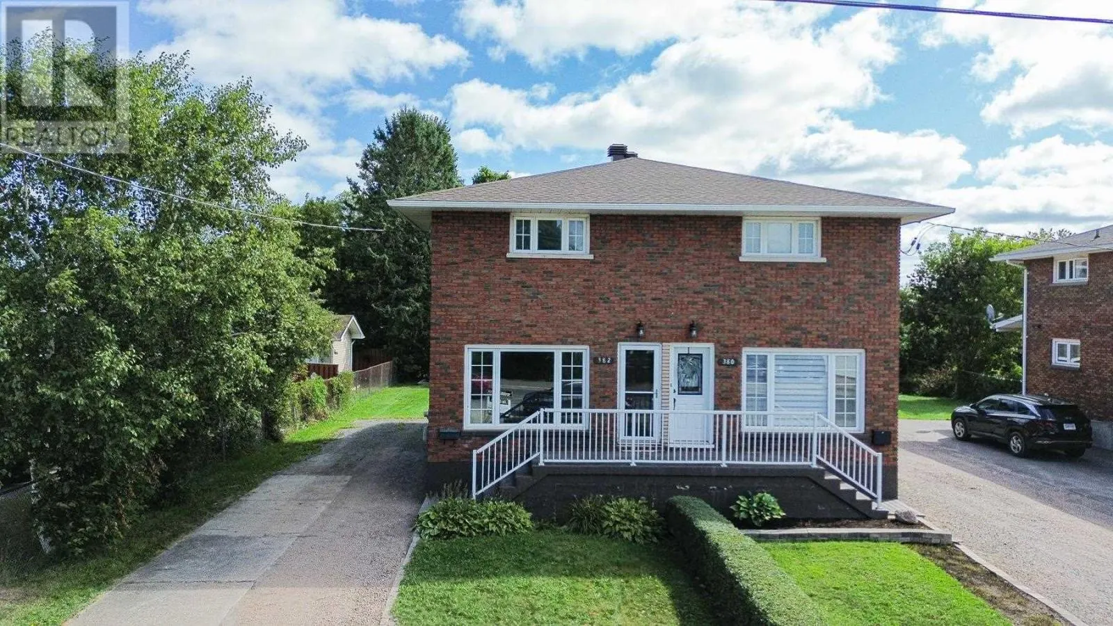 382 Farwell TER