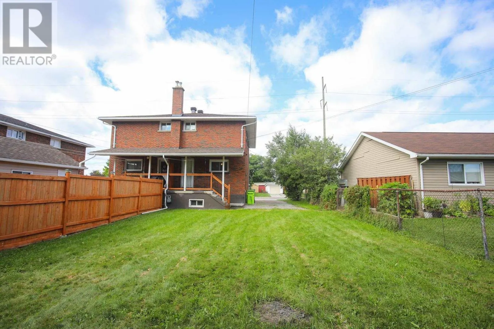 382 Farwell TER