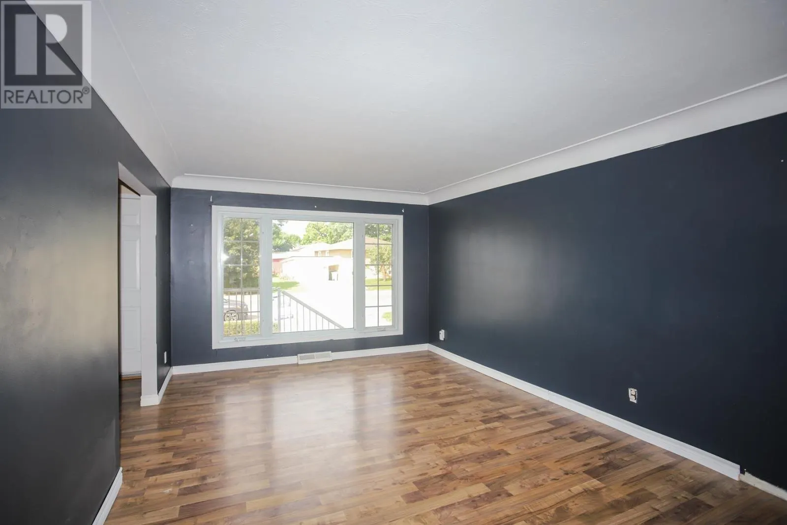 382 Farwell TER