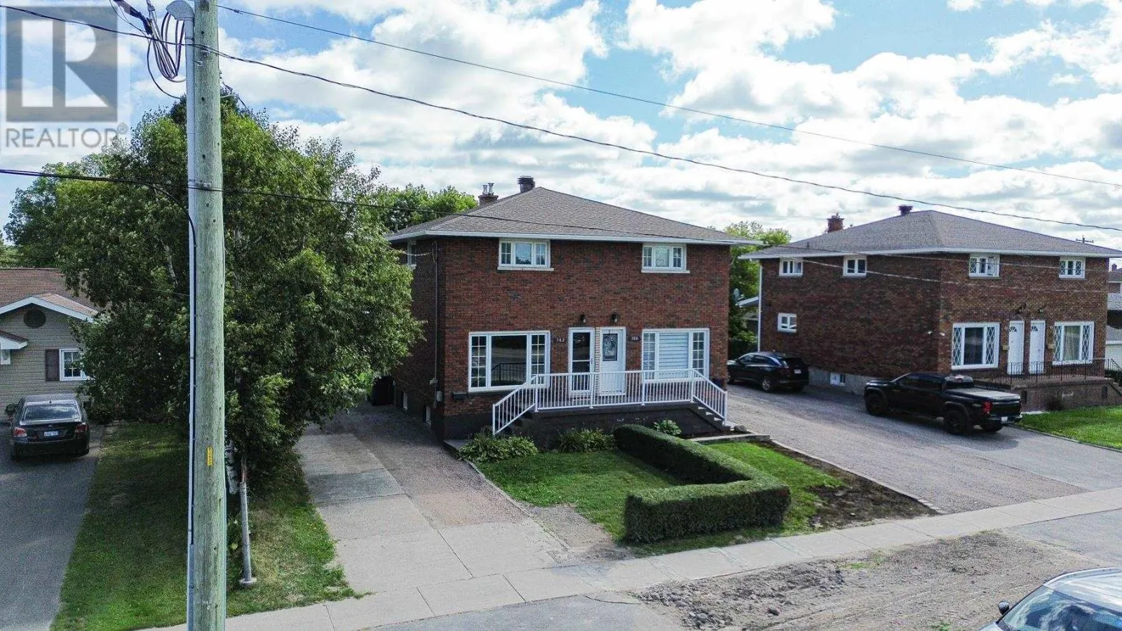 382 Farwell TER