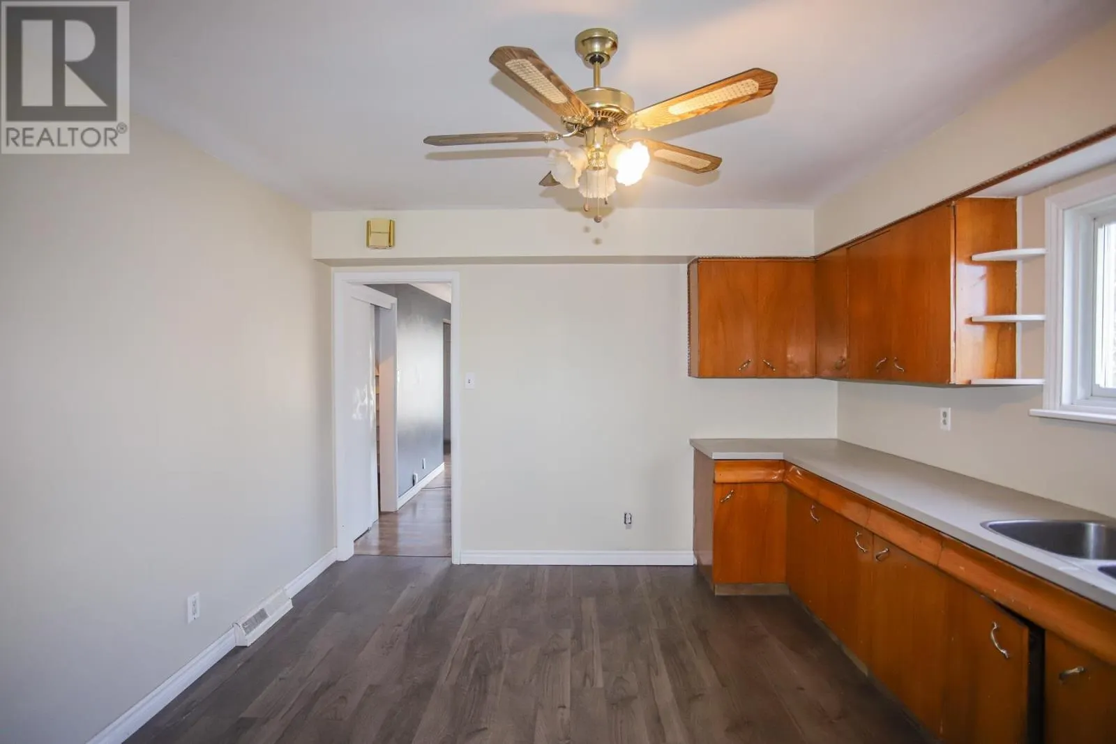 382 Farwell TER