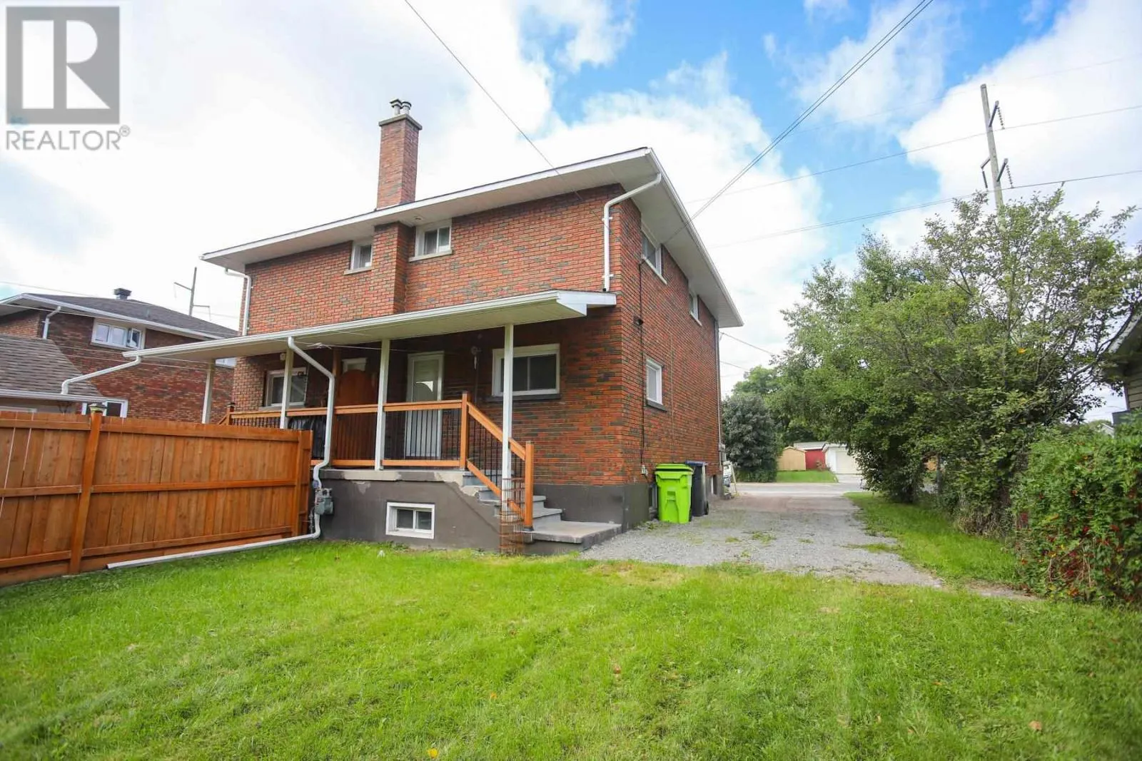 382 Farwell TER