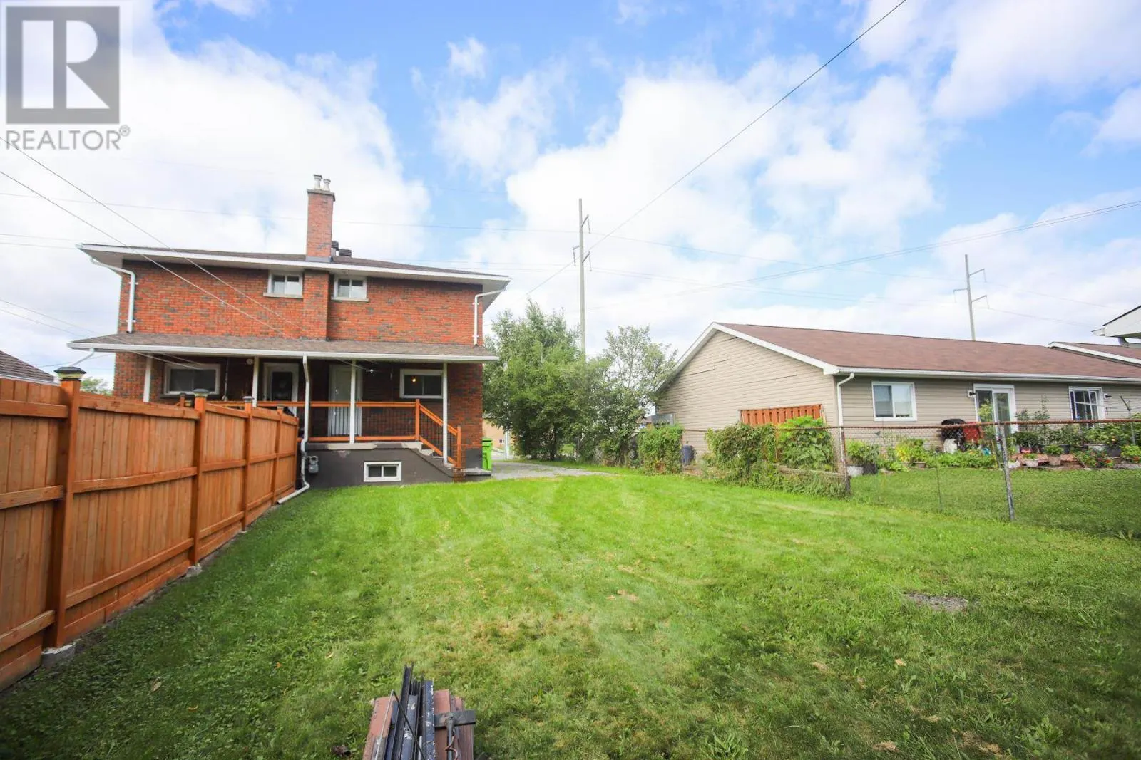 382 Farwell TER