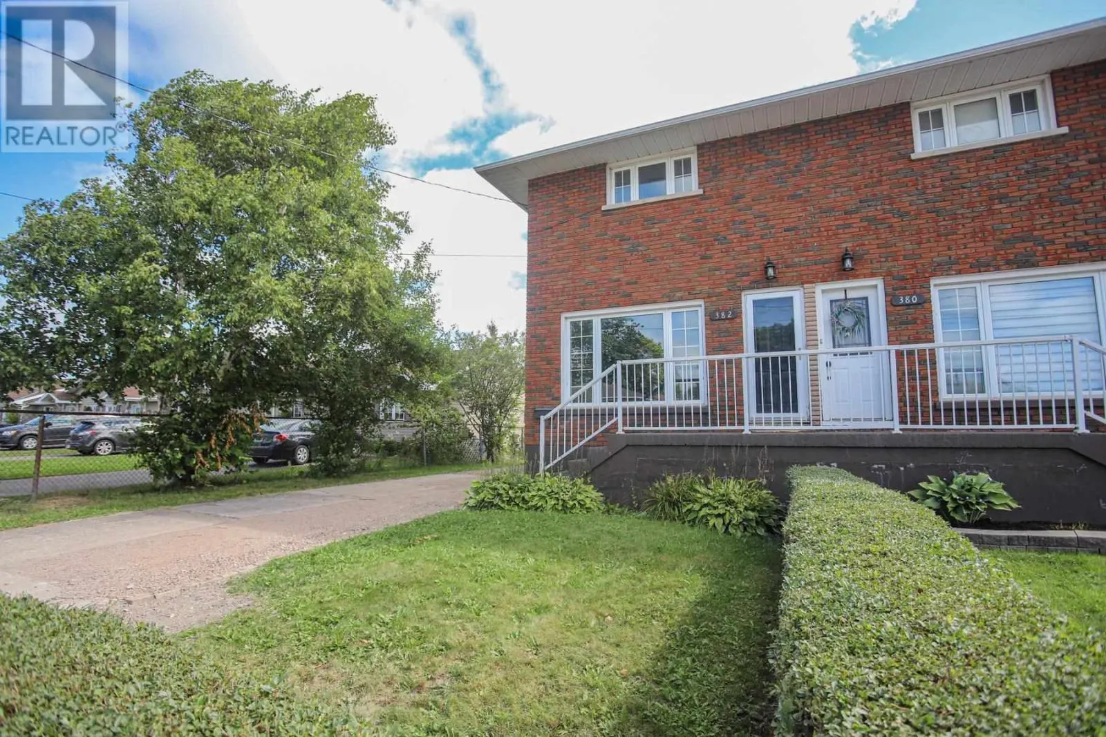 382 Farwell TER