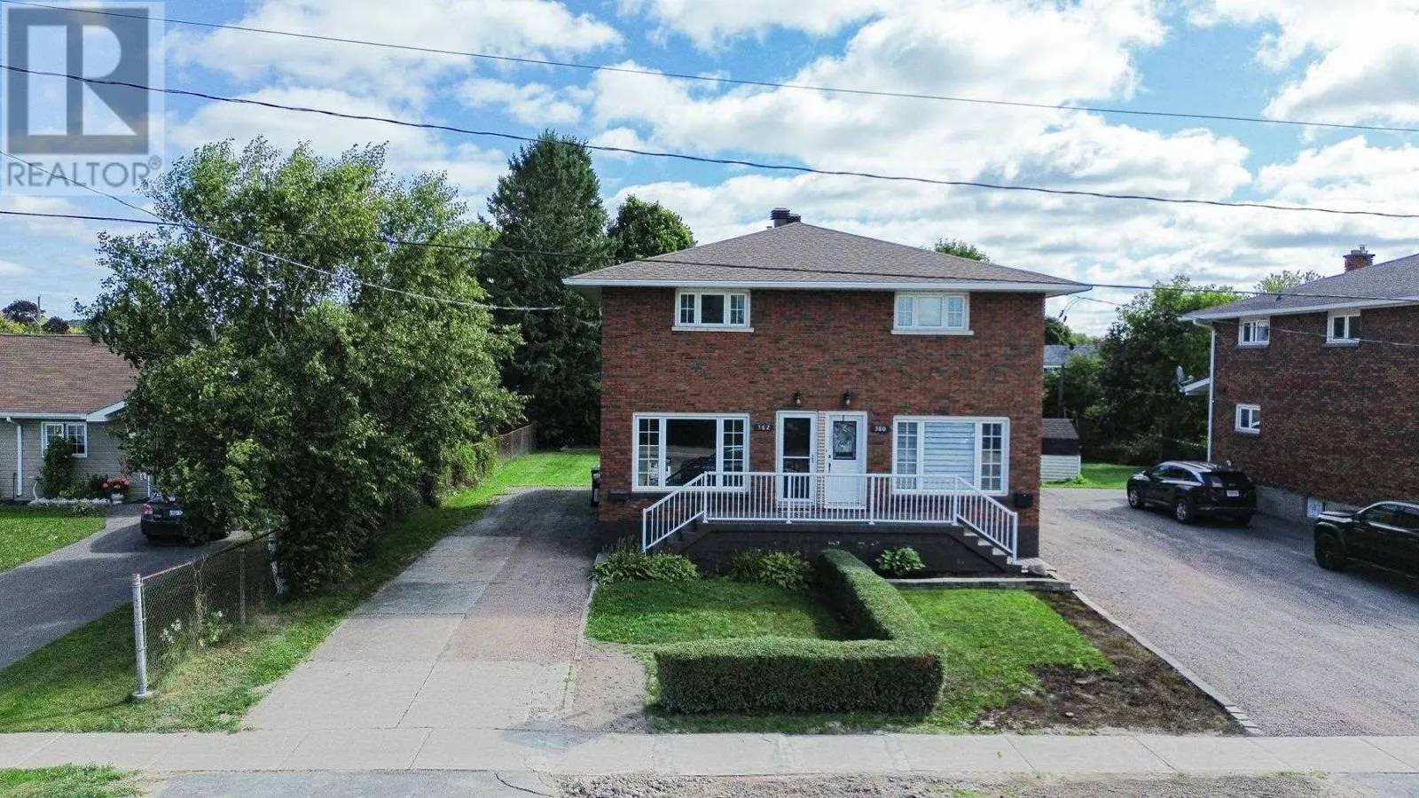 382 Farwell TER