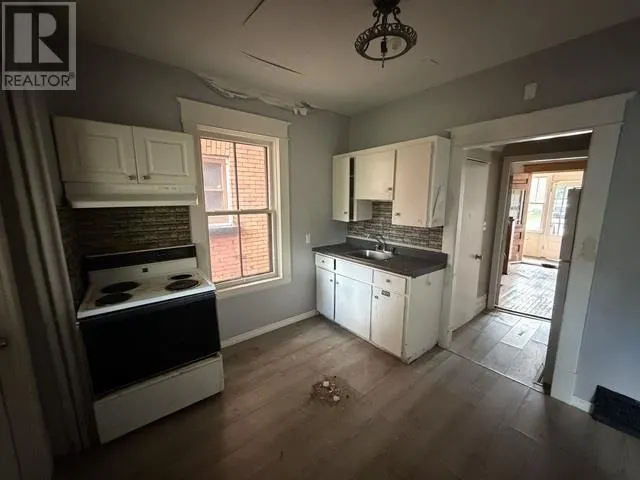 246 St James ST