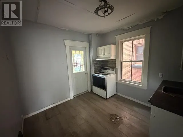 246 St James ST