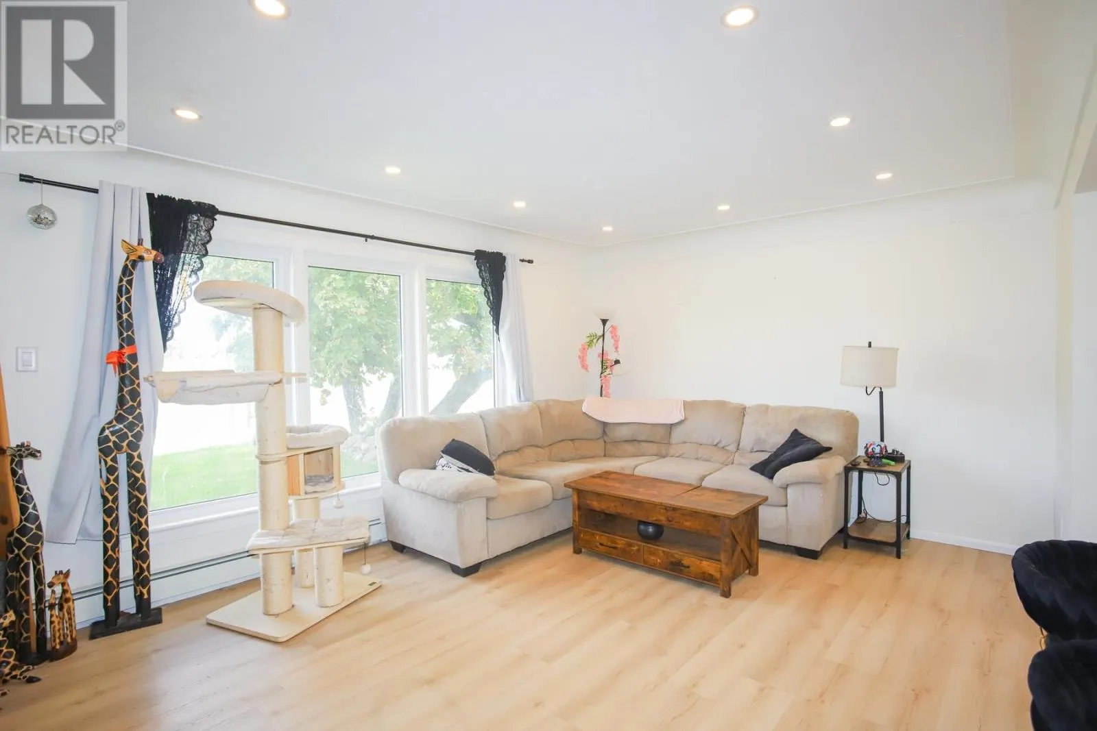 413 Northern AVE