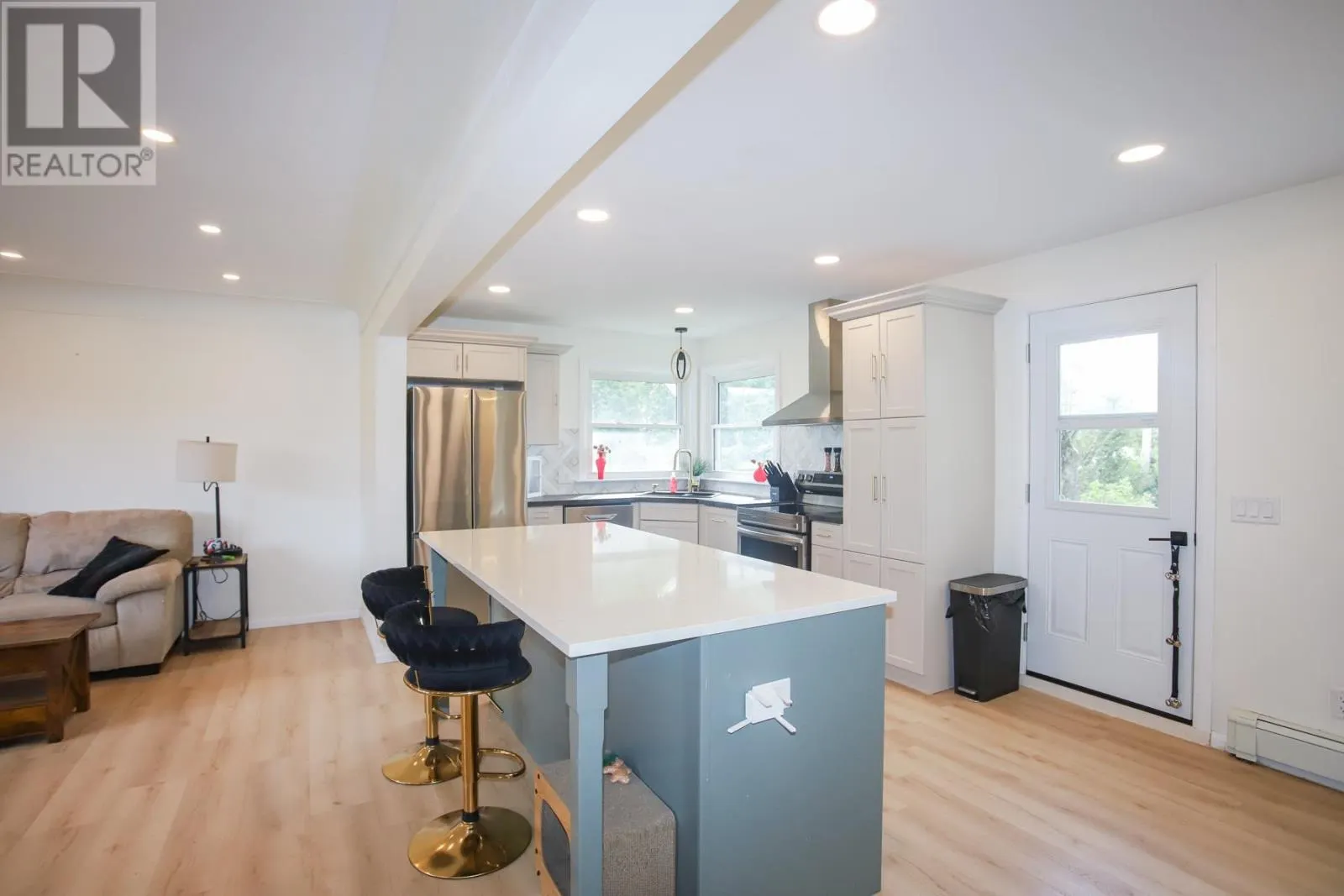 413 Northern AVE