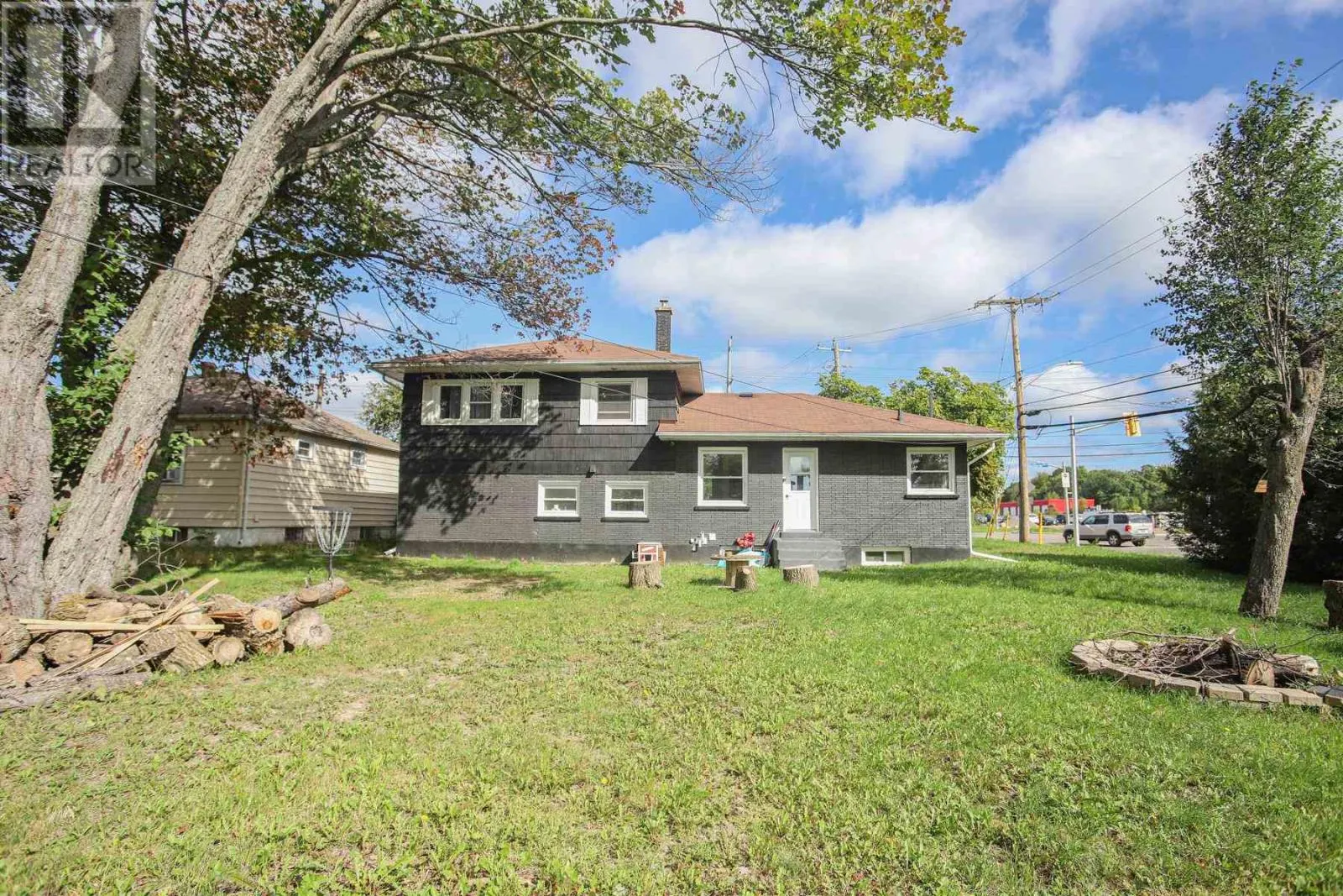 413 Northern AVE
