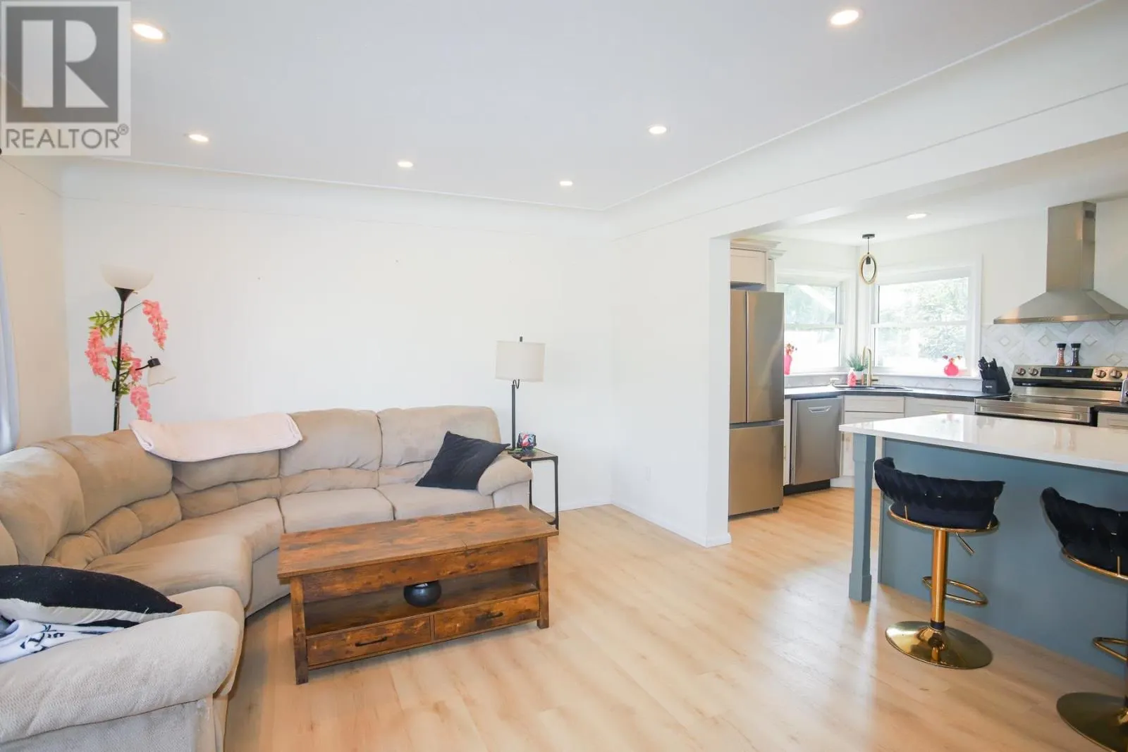 413 Northern AVE