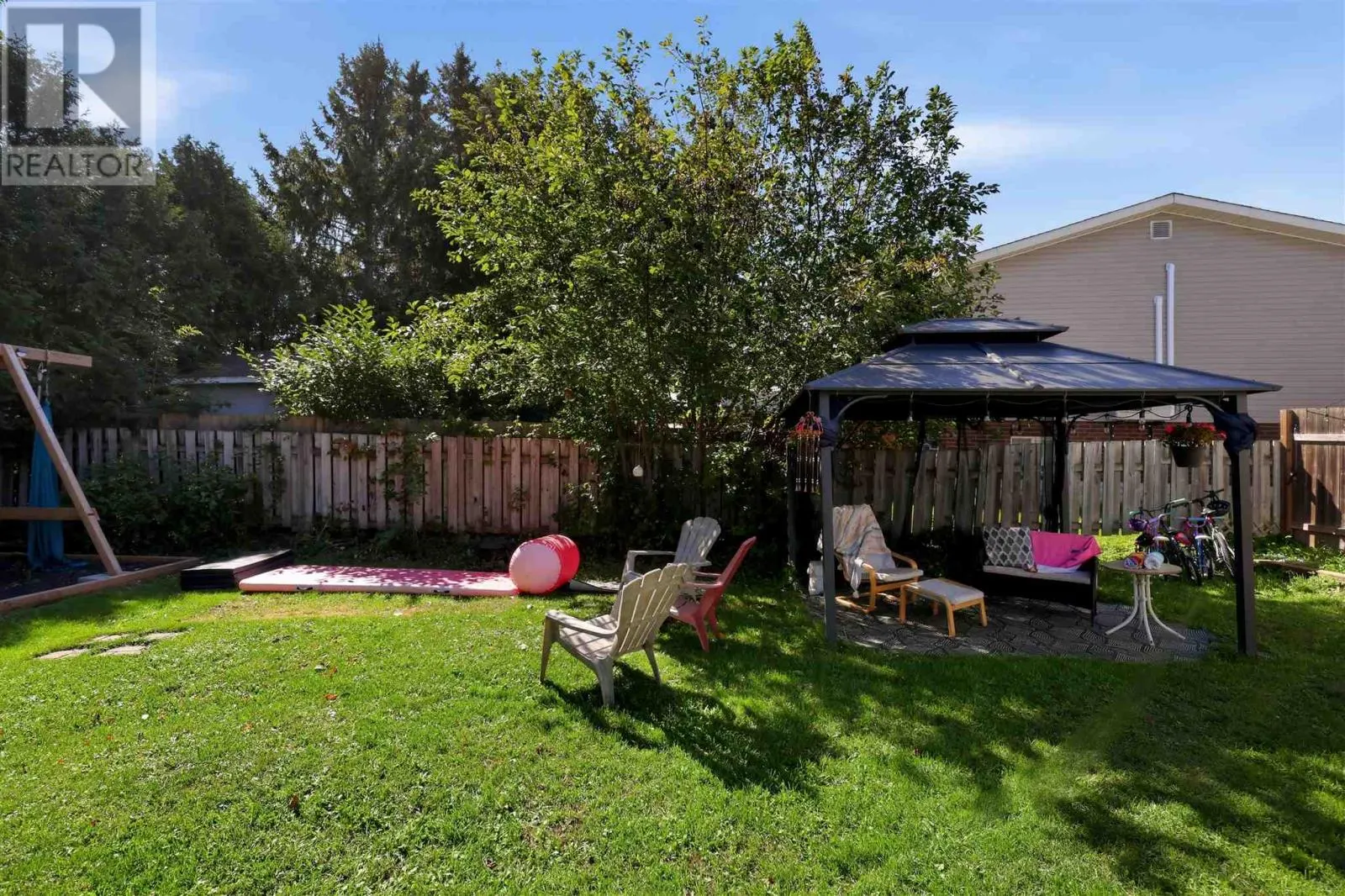 15 Sutton PL