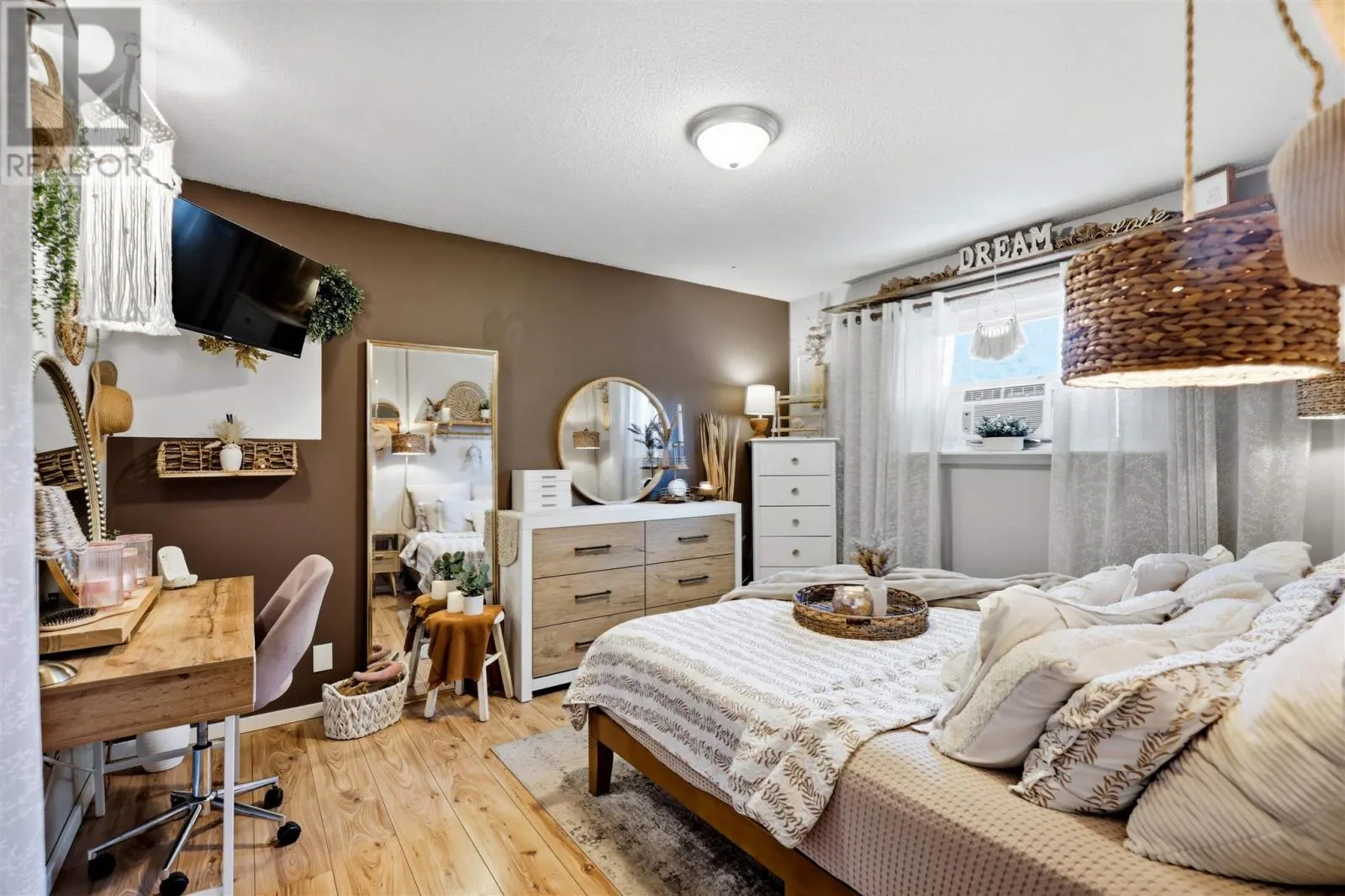 15 Sutton PL