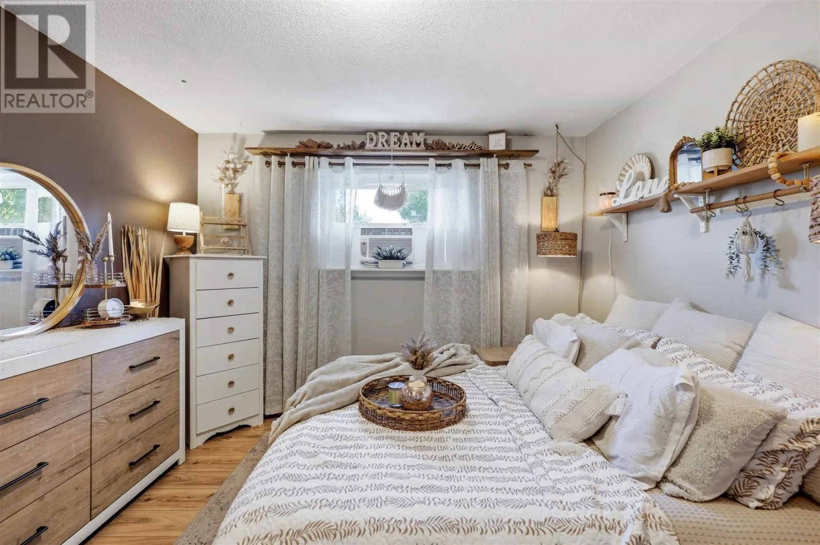 15 Sutton PL