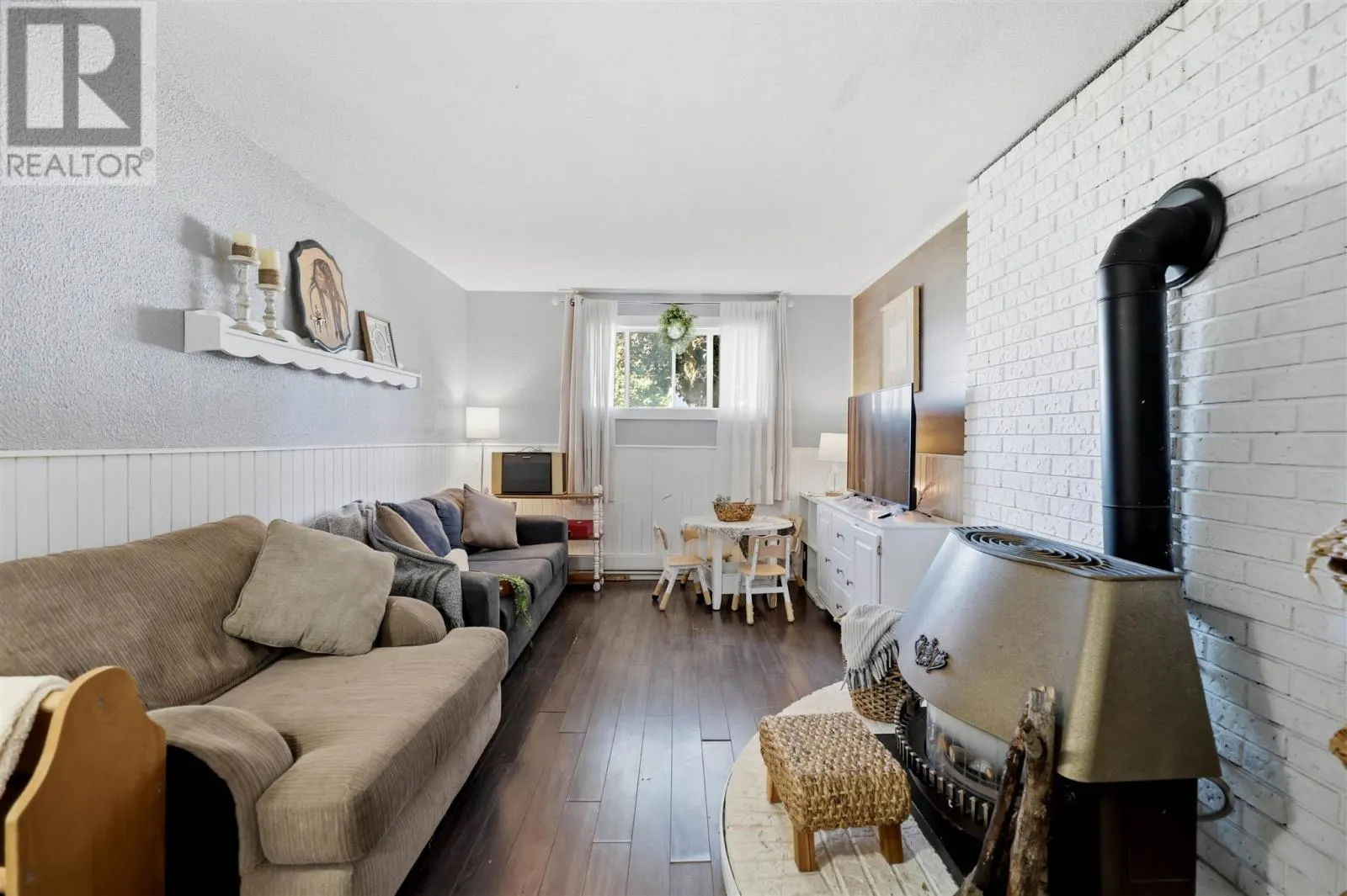 15 Sutton PL