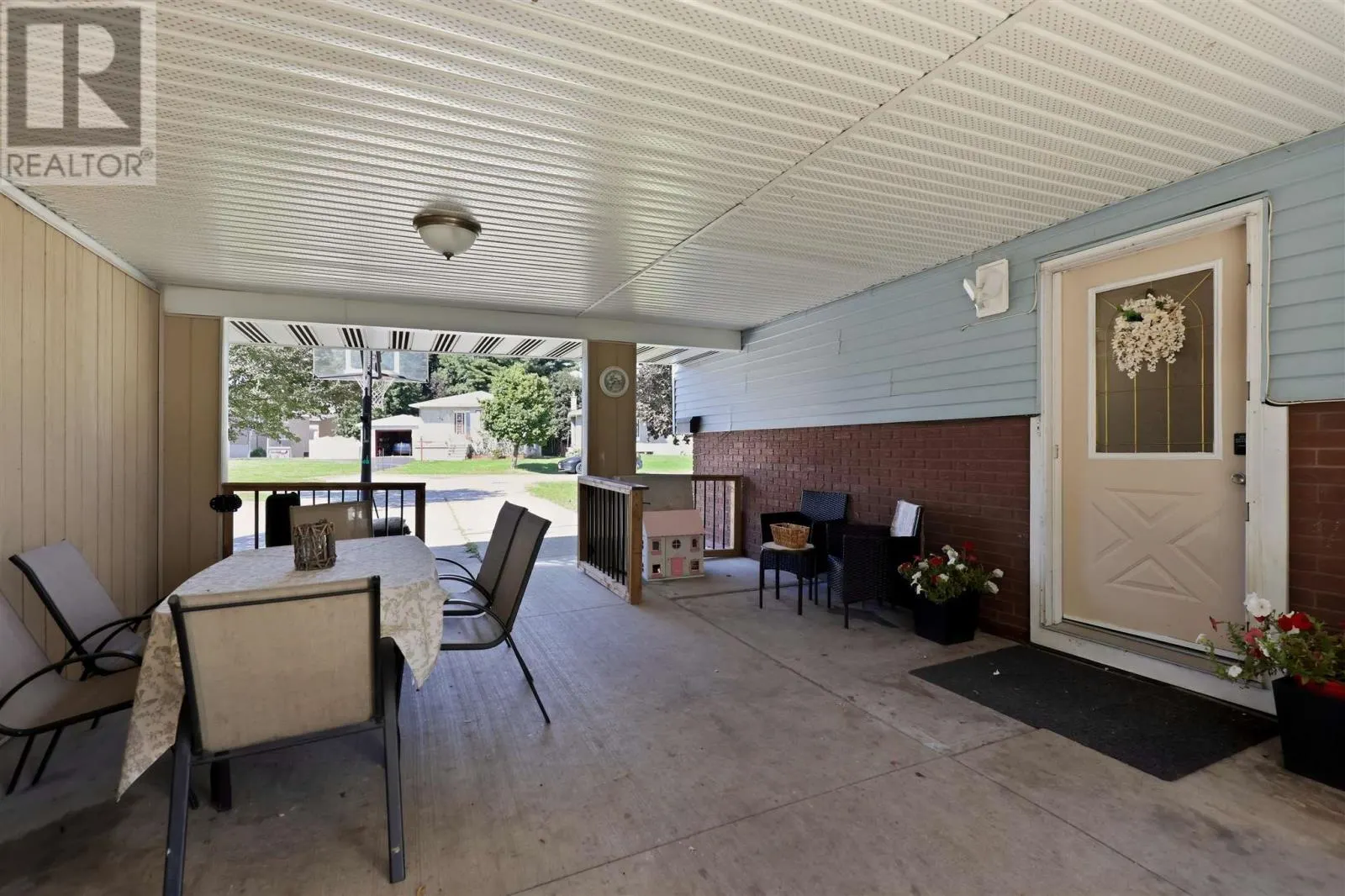 15 Sutton PL