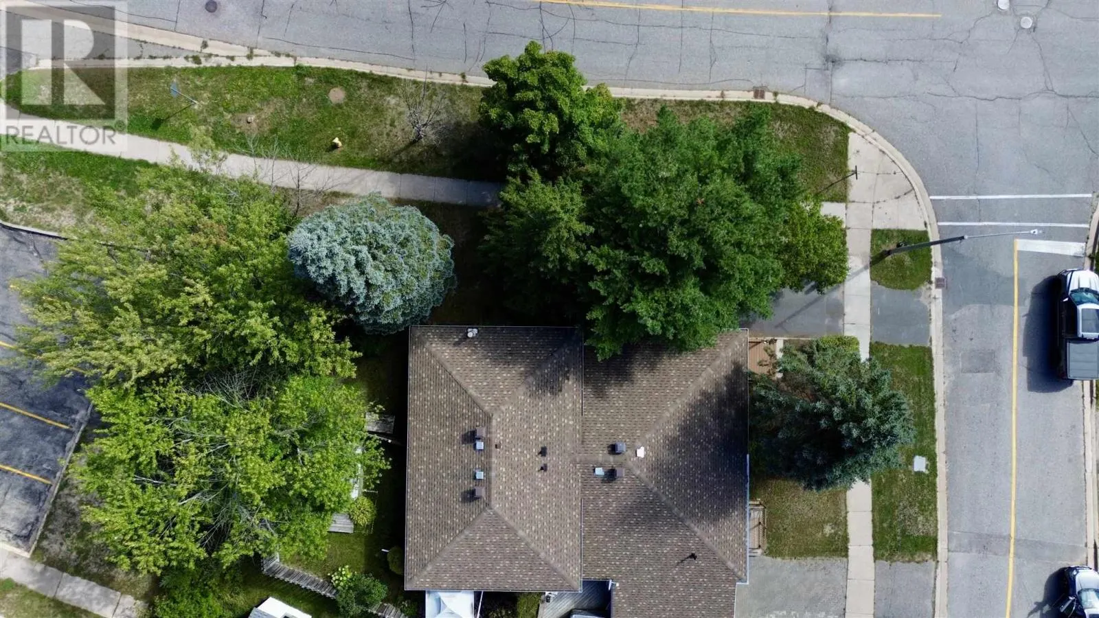 2 FARRELL CRES