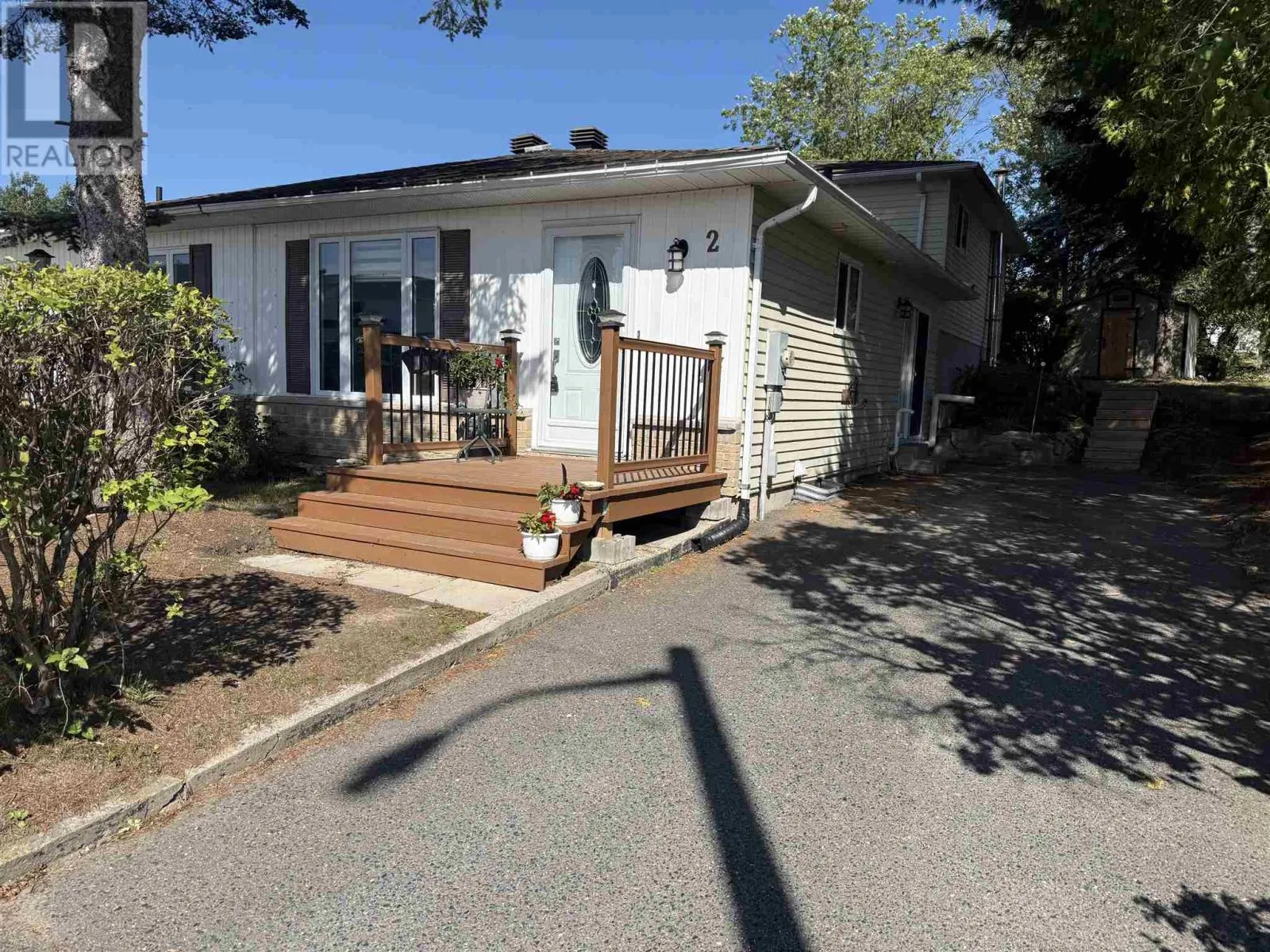 2 FARRELL CRES