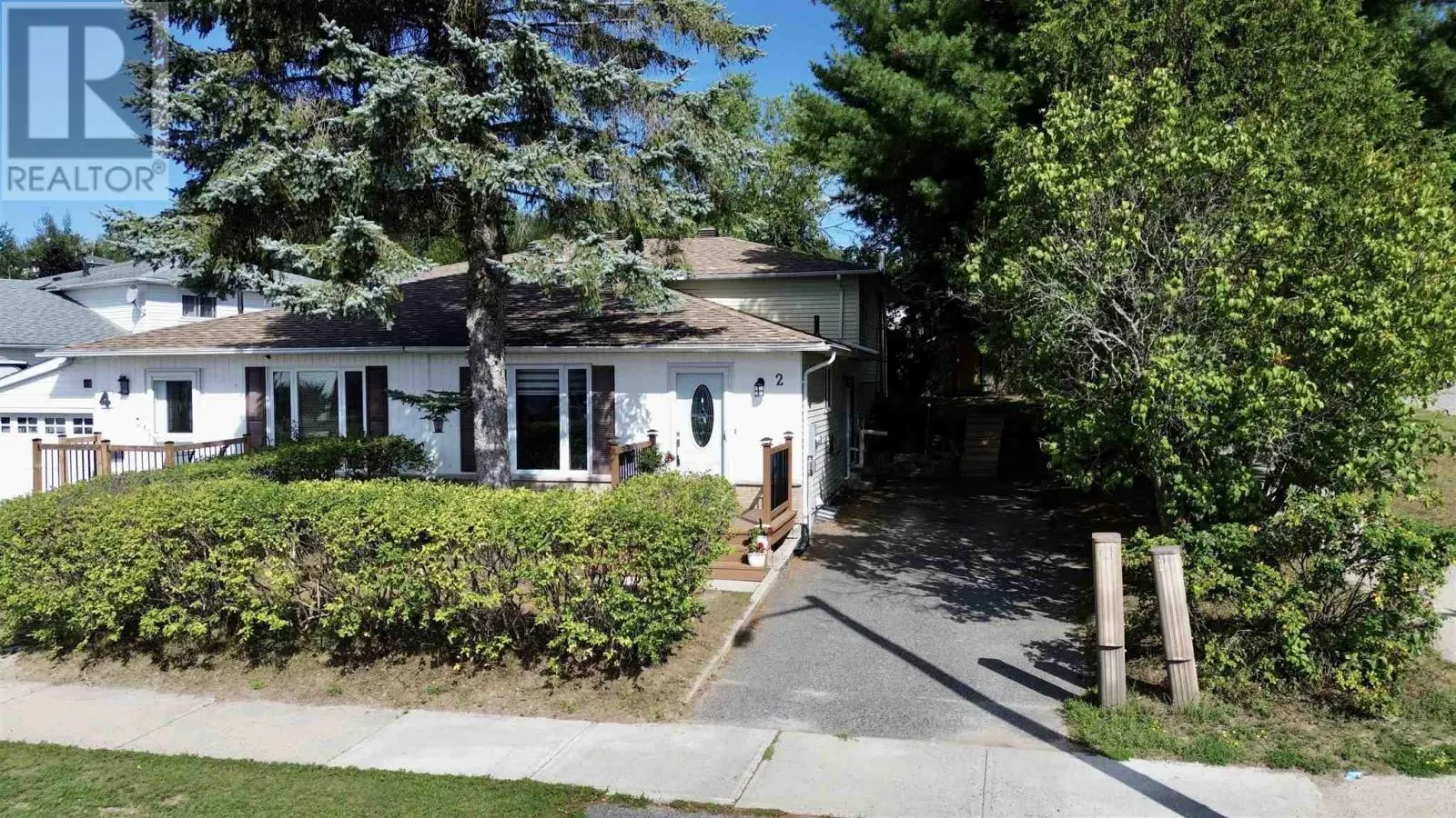 2 FARRELL CRES