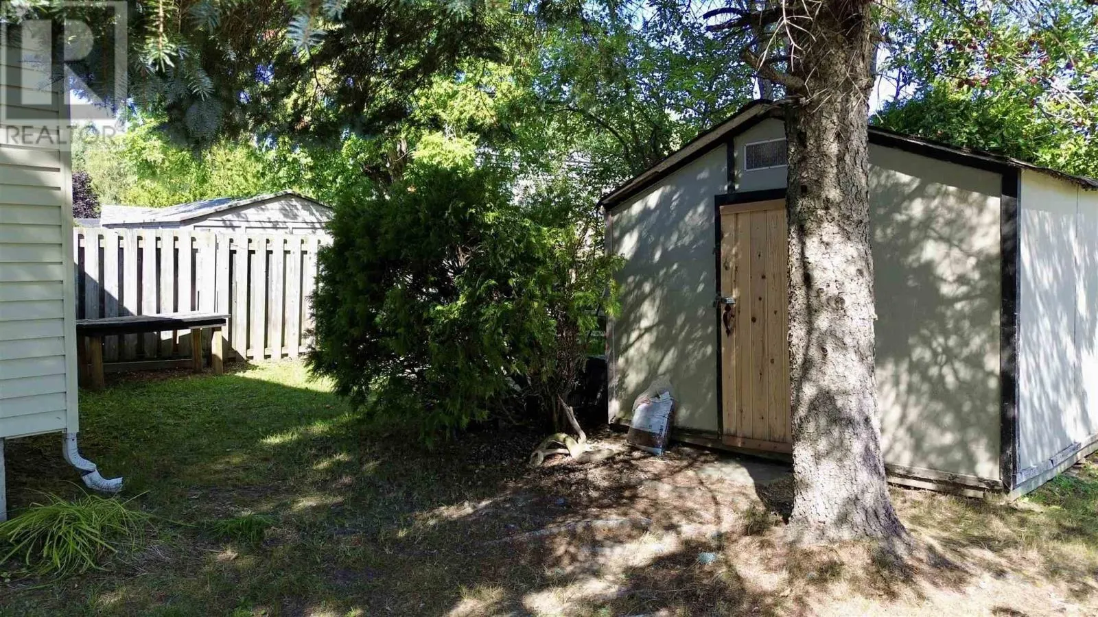 2 FARRELL CRES