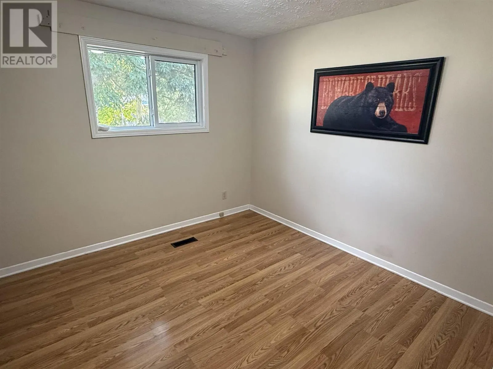 2 FARRELL CRES
