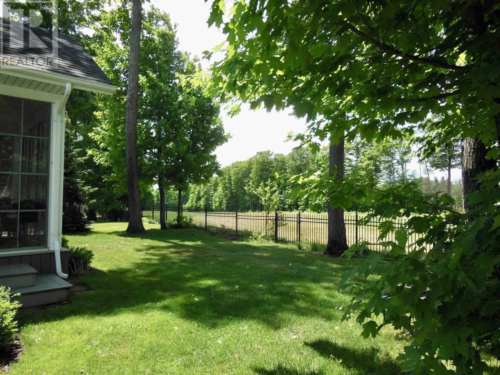 93 Crimson Ridge DR