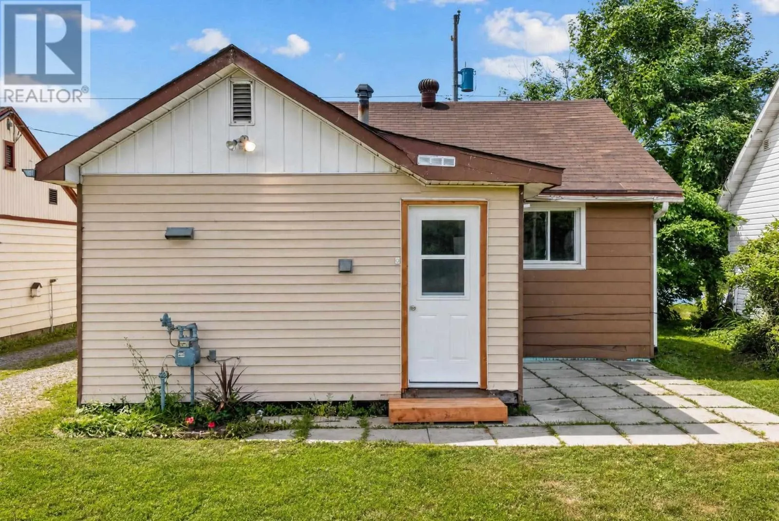 702 Lennox AVE
