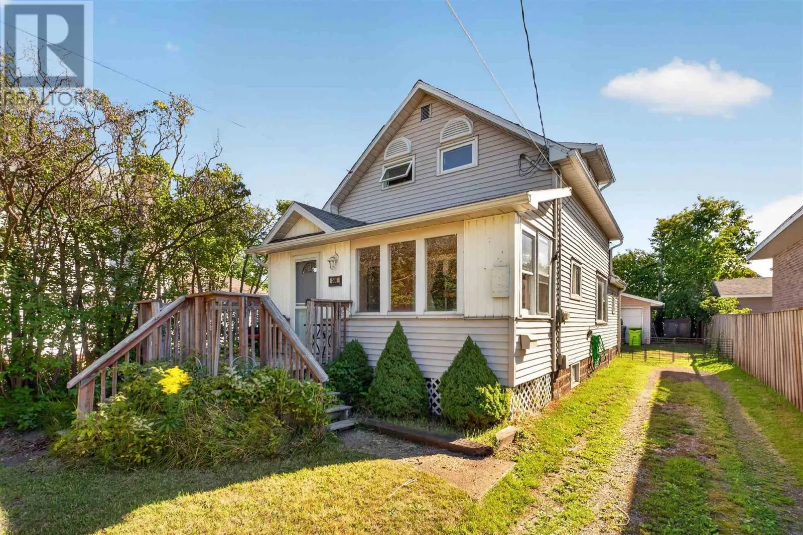 566 Northland RD