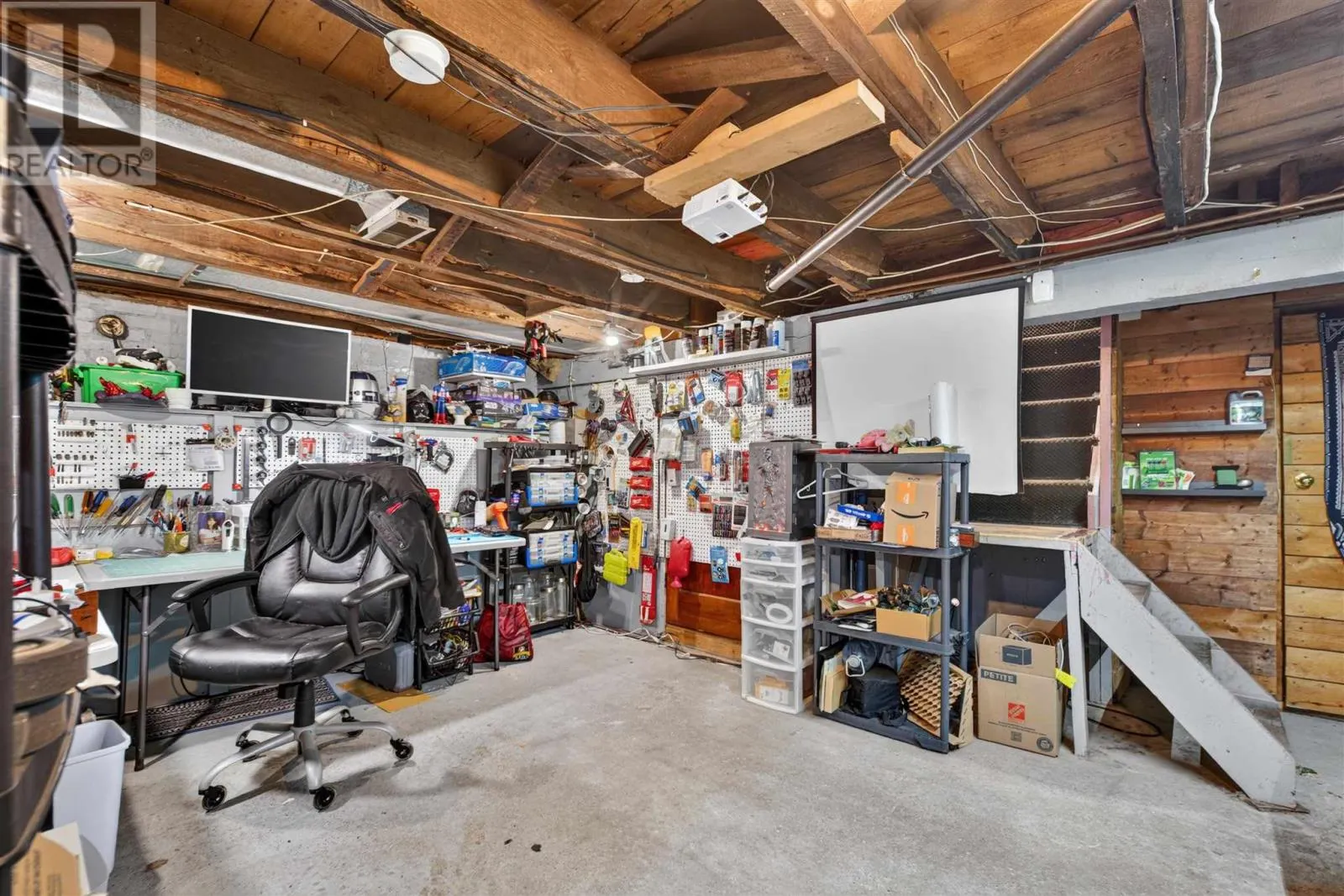 566 Northland RD