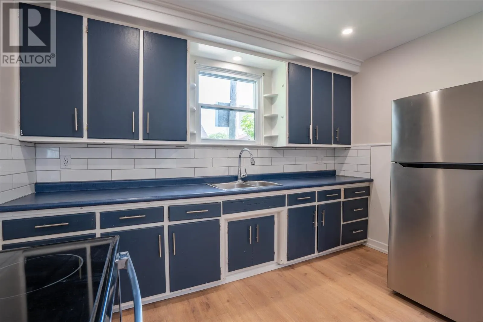 216 Goulais AVE