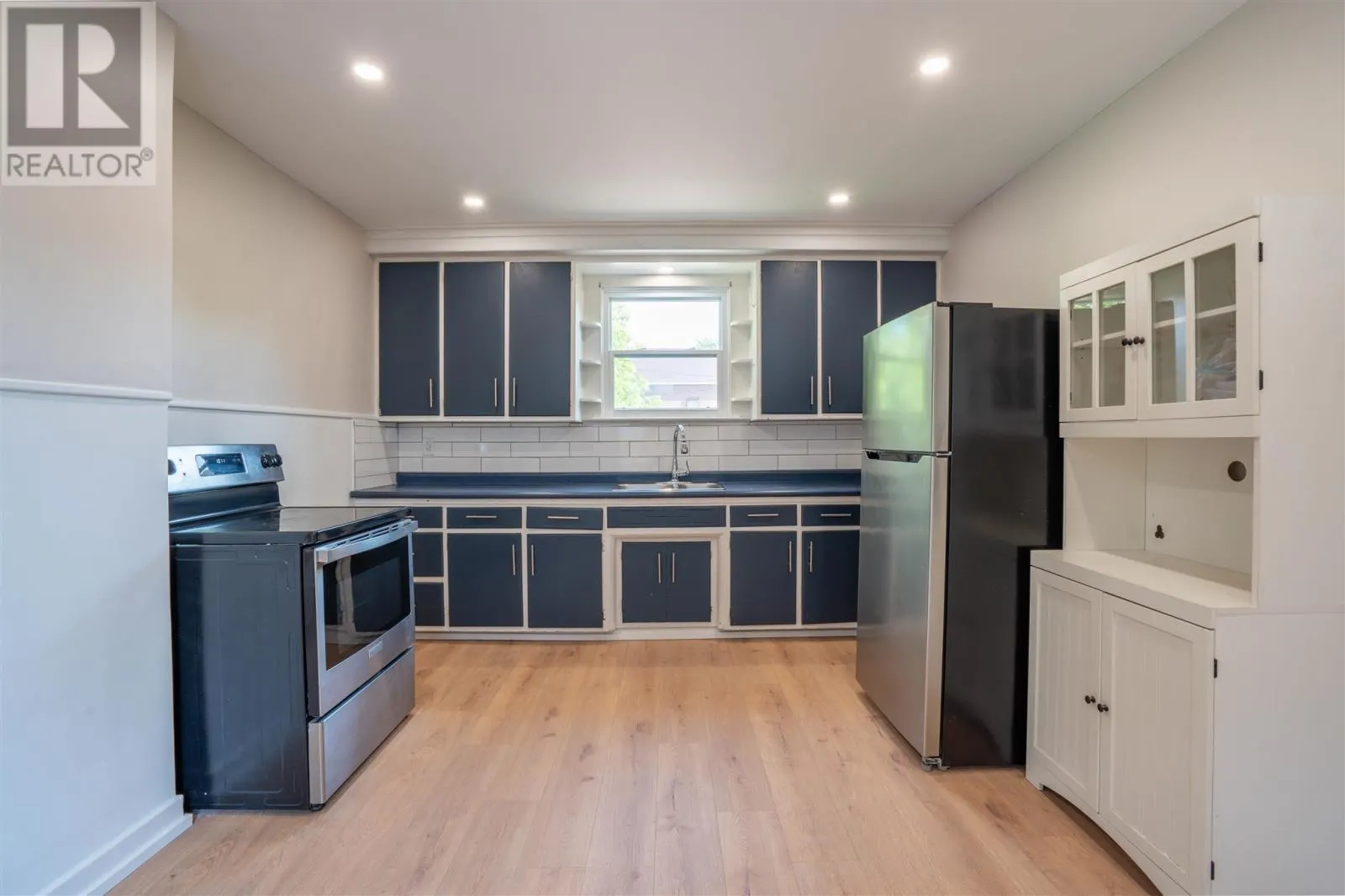 216 Goulais AVE