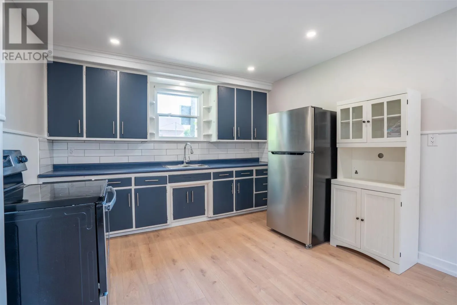 216 Goulais AVE