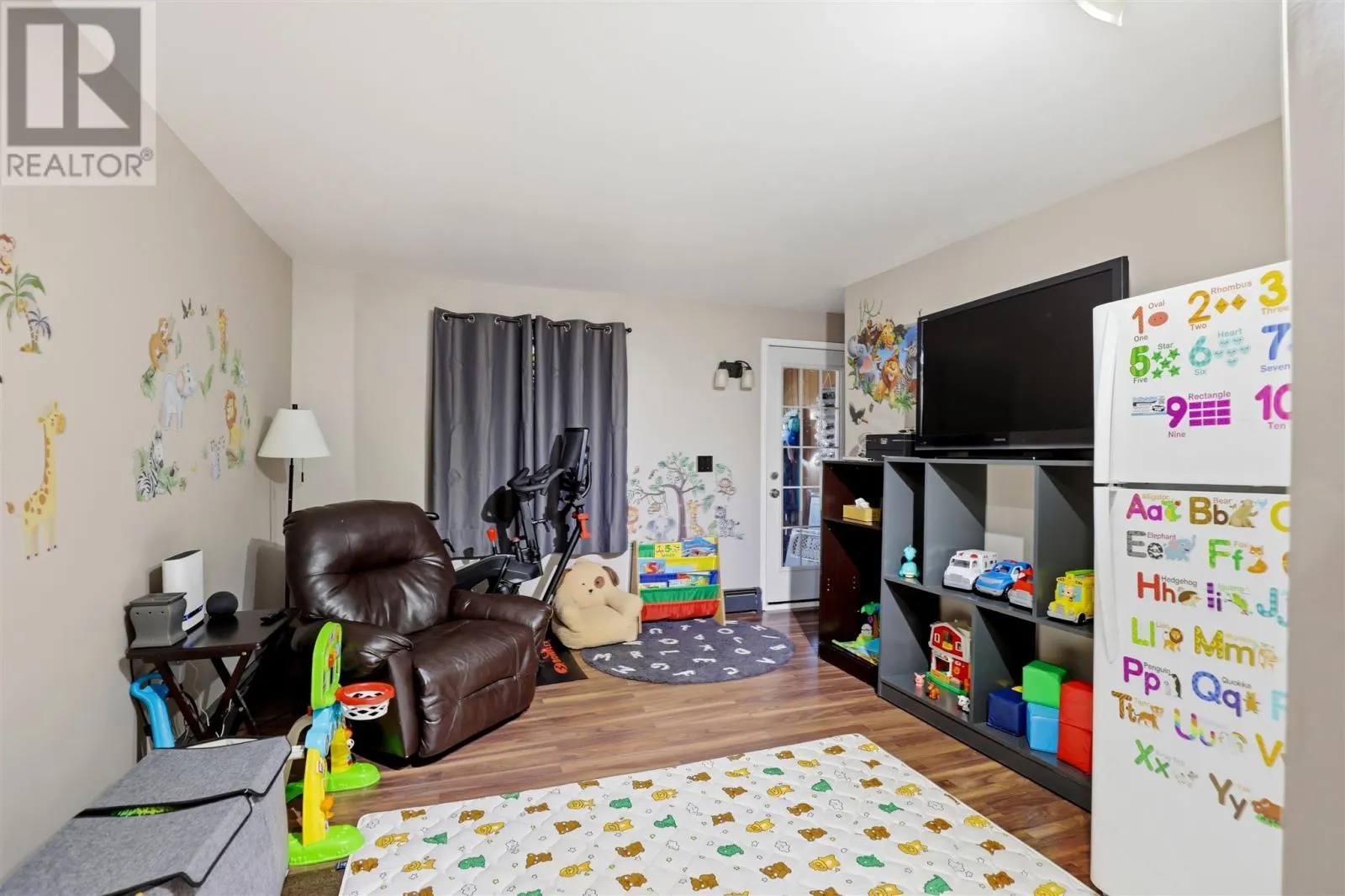 133 Grosvenor AVE