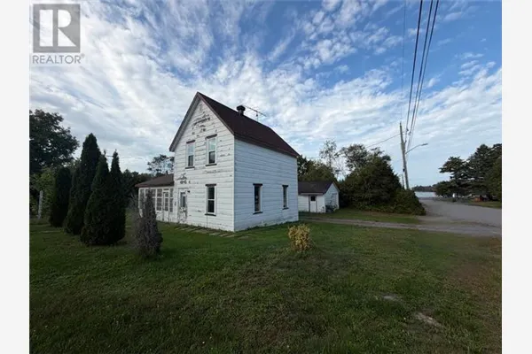 62 Queen ST
