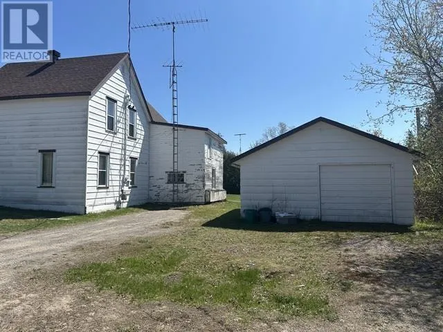 62 Queen ST