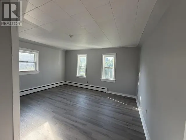 62 Queen ST