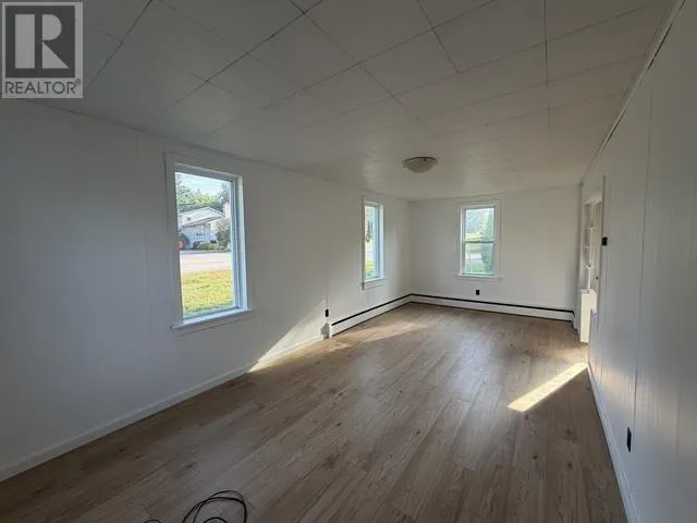 62 Queen ST