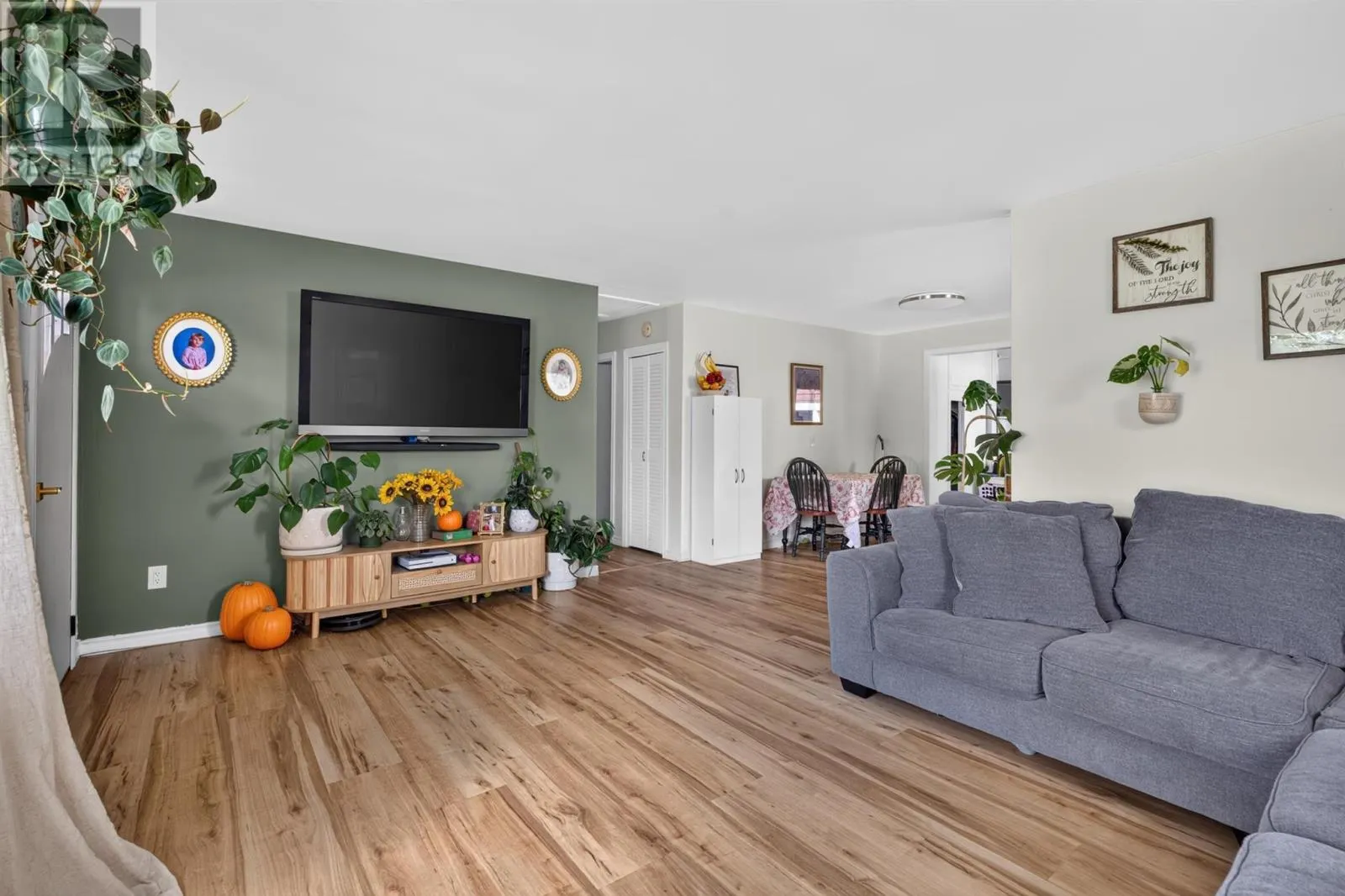 104 Eastern AVE
