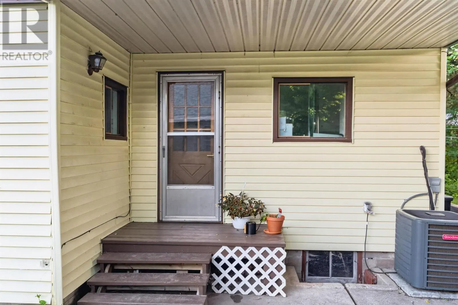 104 Eastern AVE