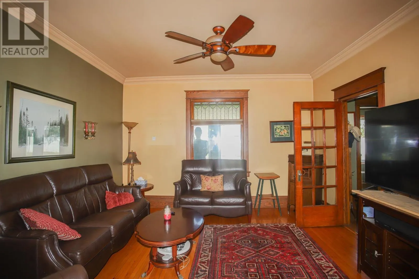 122 Alexandra ST