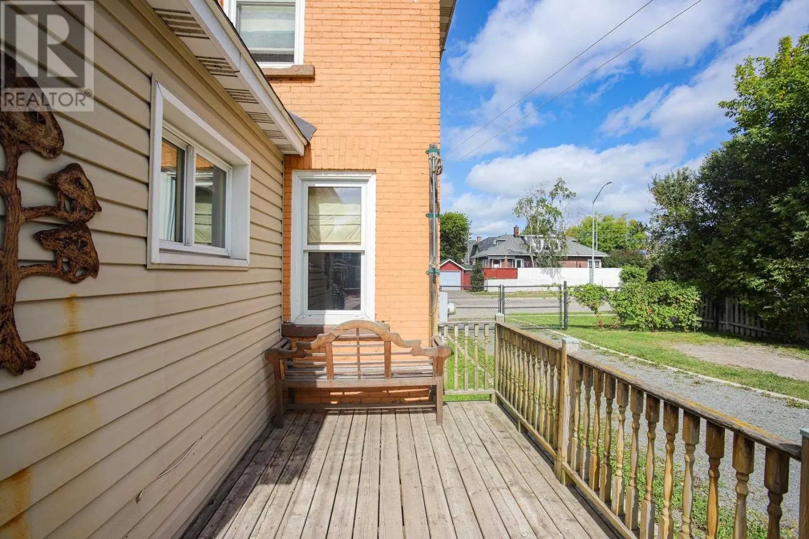 122 Alexandra ST