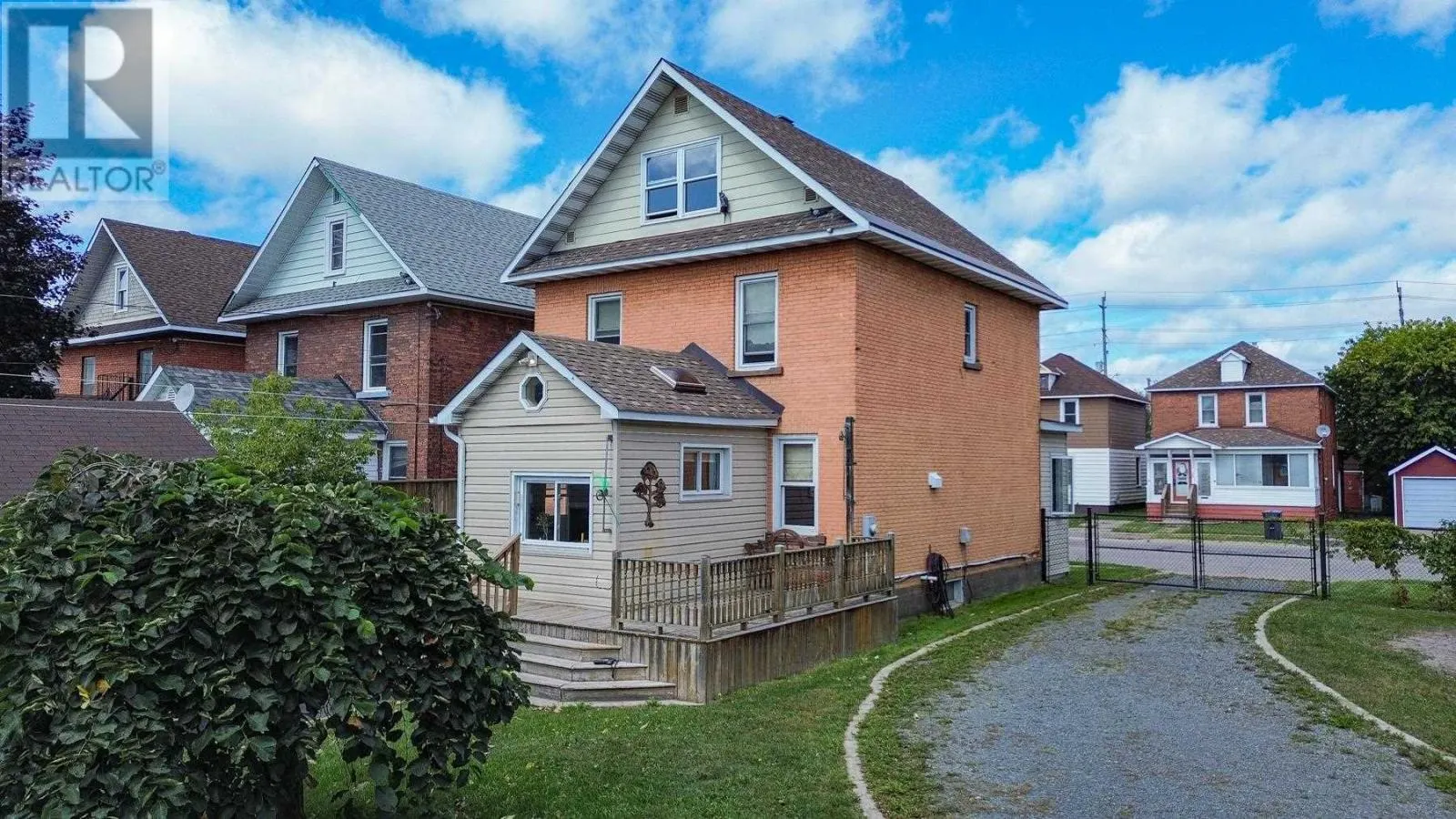 122 Alexandra ST