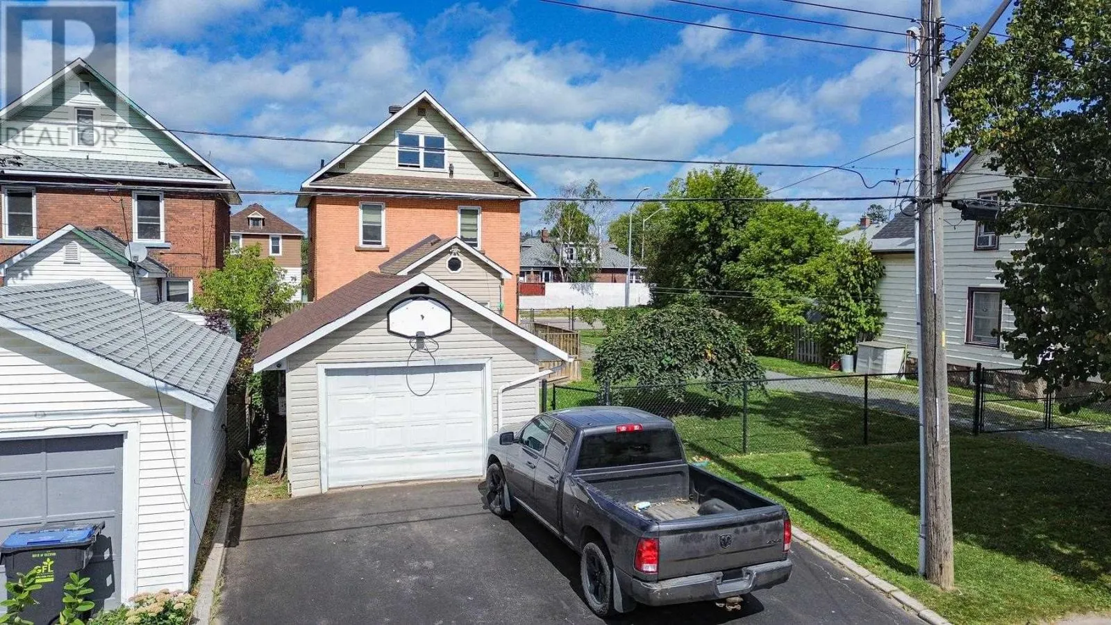 122 Alexandra ST