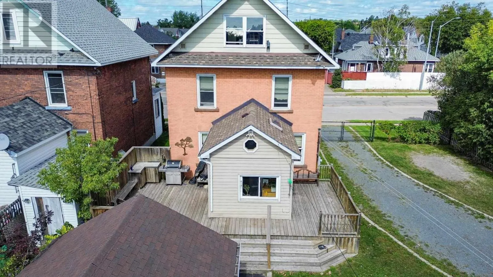 122 Alexandra ST
