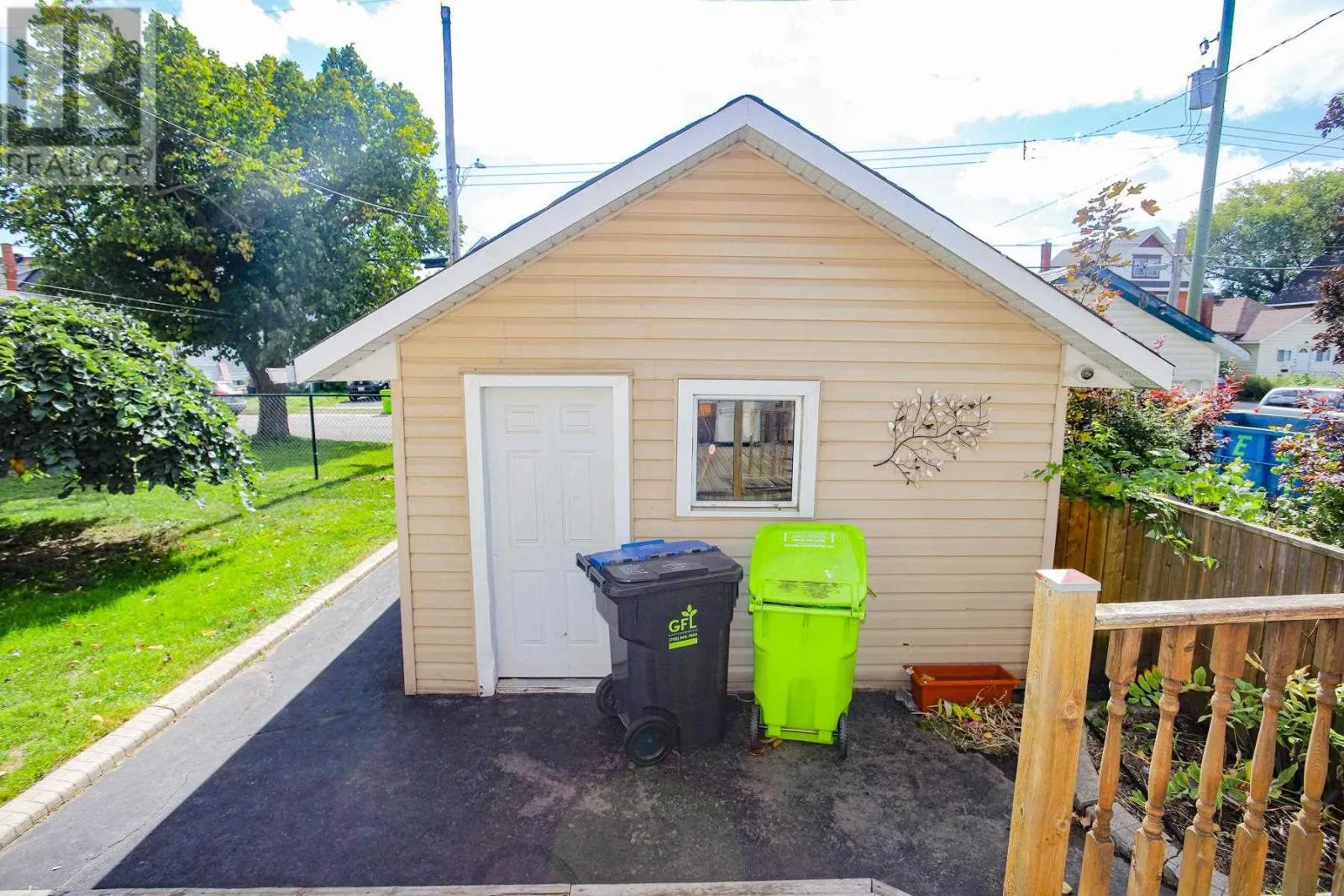 122 Alexandra ST