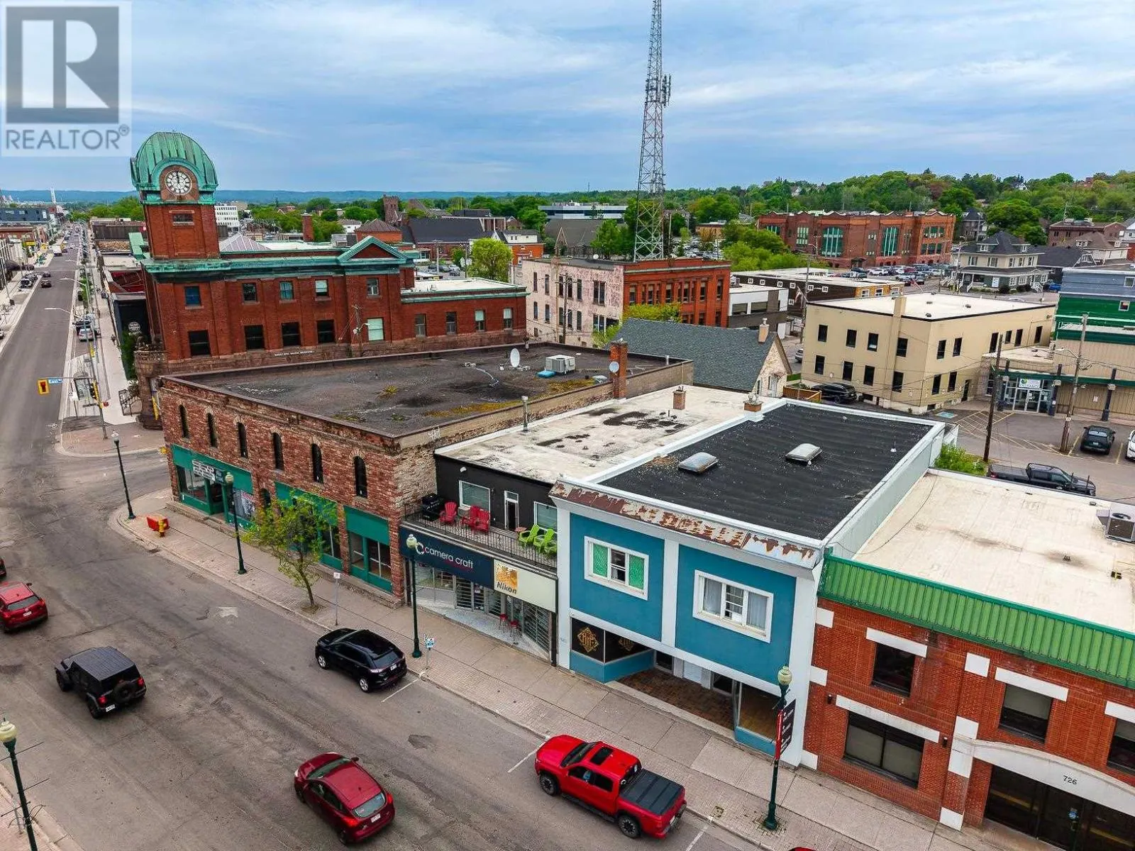 716-718 Queen ST